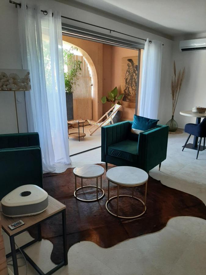 Suites Jm - Le Temps D'Une Escale อิแยร์ ภายนอก รูปภาพ